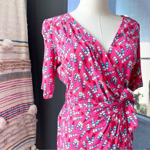 Lilly Pulitzer Arian Lipstick Print Short Sleeve Wrap Mini Dress Women’s Size XS - Picture 2 of 9